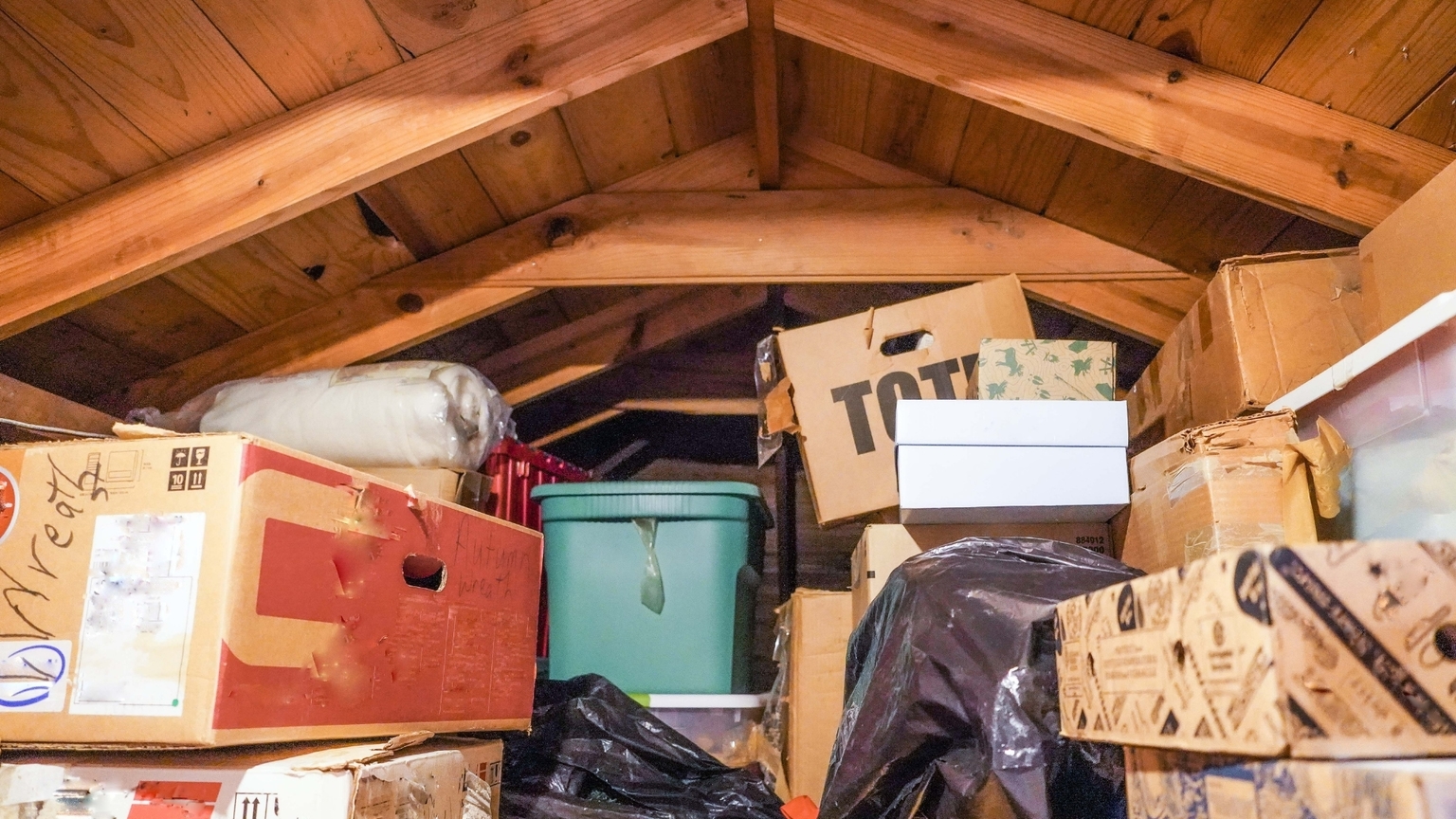 PicUp moving and delivery service in Brisbane - professional haulers with van and truck for on-demand moving, delivery, and junk removal services