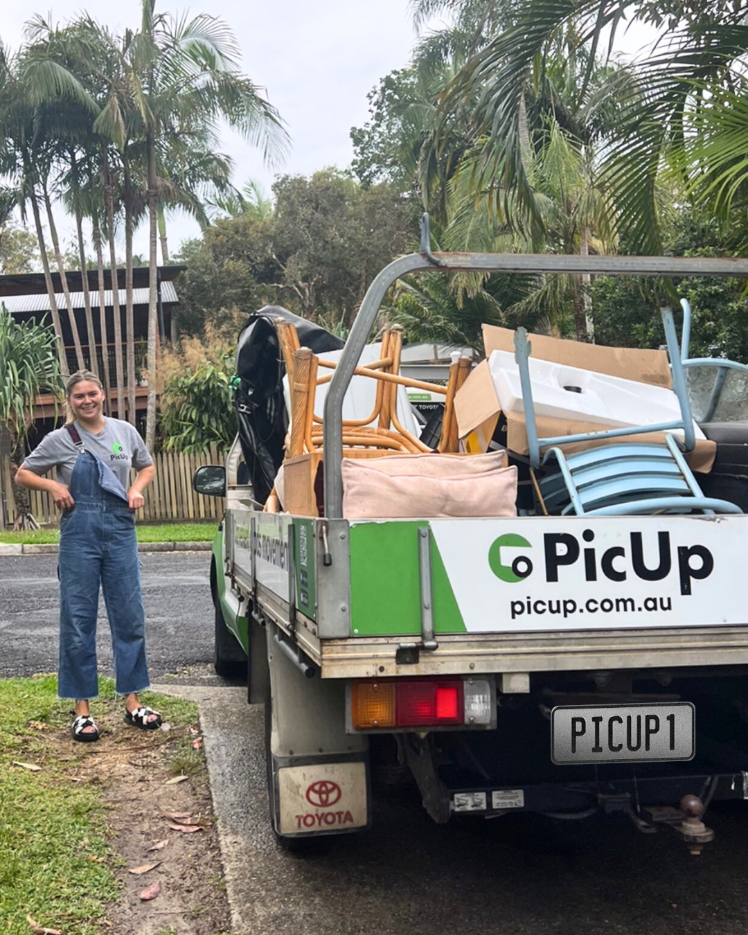 PicUp moving and delivery service in Brisbane - professional haulers with van and truck for on-demand moving, delivery, and junk removal services